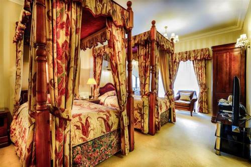 The Mansion House Hotel & Country Club