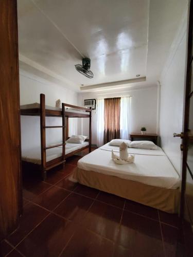 Ricardo Valley Inn