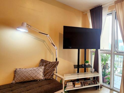 Spacious Cozy Suite at The Venice Mall with FREE Parking and Washing Machine