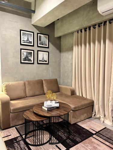 Cozy Spacious Hotel Type Condo with PS5 Smart TV and WiFi