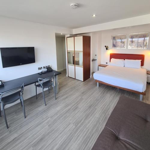 Roland House Apartments
