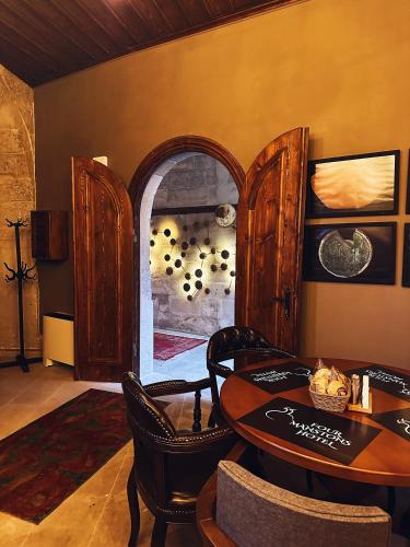 Four Mansions Hotel