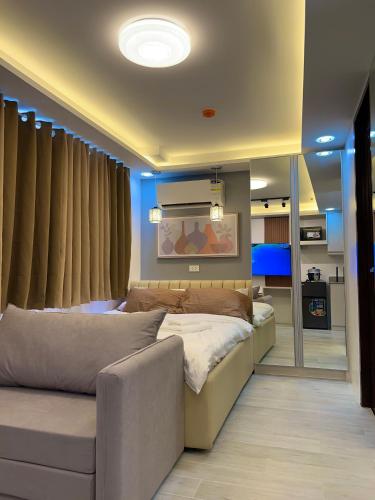 Near AYALA-Charming Studio with Balcony&Great View