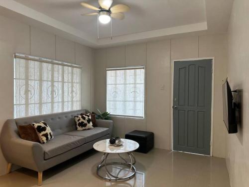 Japandi Home B - Fully Aircon, WIFI, Hot shower, 24hGuard, Center, near Malls