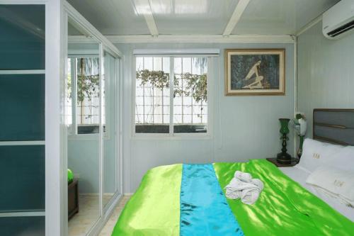 Golden V Grandeuria Unit F