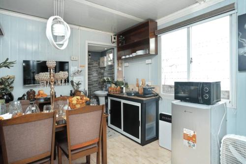 Golden V Grandeuria Unit F