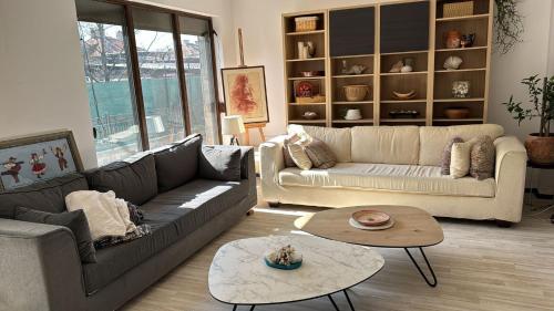 Kazanlak LARGE GUEST HOUSE Apartment near Center with Full Kitchen & Dining Room, King Beds, Garden Patio, Free Parking & Self Check-in Top Value!