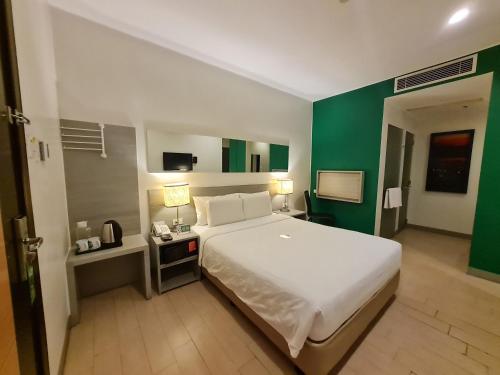 Go Hotels Otis Manila