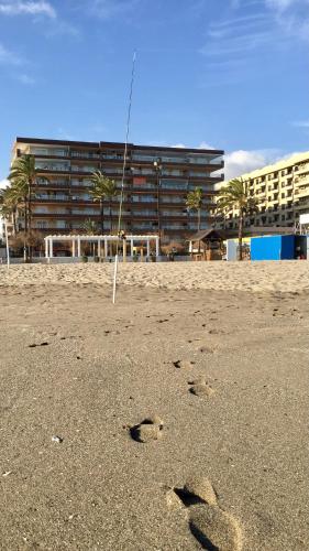 Palm Beach Apartment, 1 bedroom, pool, beautiful garden, parking