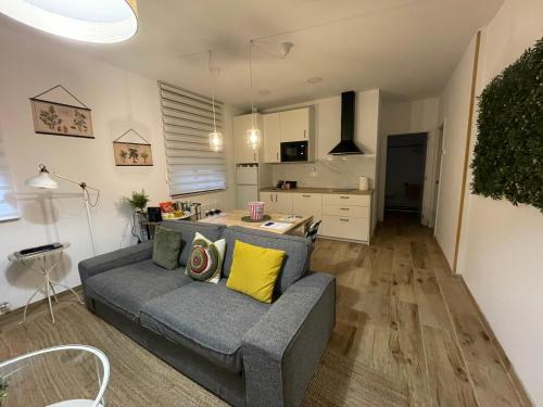 Trauko Flat Parking 12 euros x day EBI01313