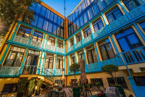 Makmani Hotel