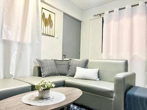 Suite Dreams Staycation - Cozy 2-BR - Wi-Fi Garden Kitchen