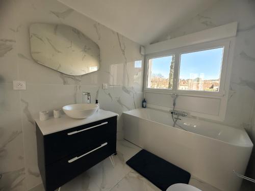 Face Cité - Chambres D'Hôtes - Parking & Garage Gratuit