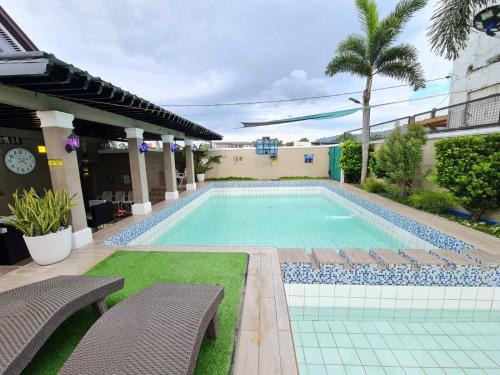 Palazzo 1 HotSpring,3Bedrooms 35to40pax, Pansol Calamba