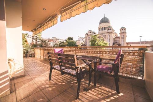 Lazarus 2BD Apartment in the Center