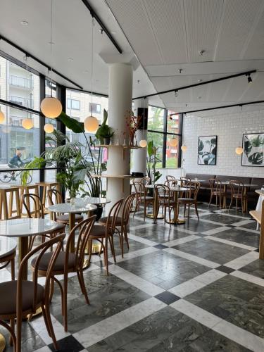 2Home Hotel Solna