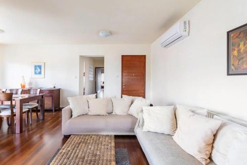 Warm Residence in the heart of the City Center - Balcony & view