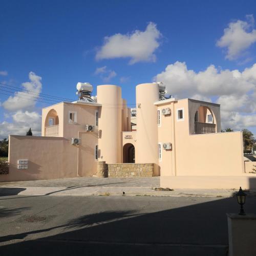Seashell Apartments
