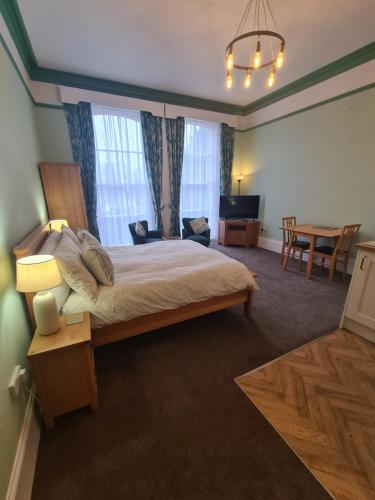 Meadowside Holiday Apartments