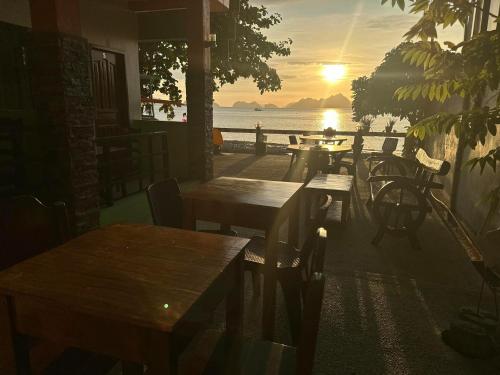 Desert Rose Beach Hotel