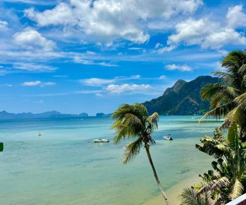 Desert Rose Beach Hotel