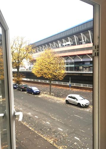 1 Fitzhamon Embankment APARTMENTS opposite Principality Stadium - LONG STAY OFFER