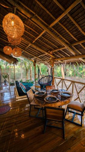 Carabao Lodge - 2 bedroom house with AC & plunge pool