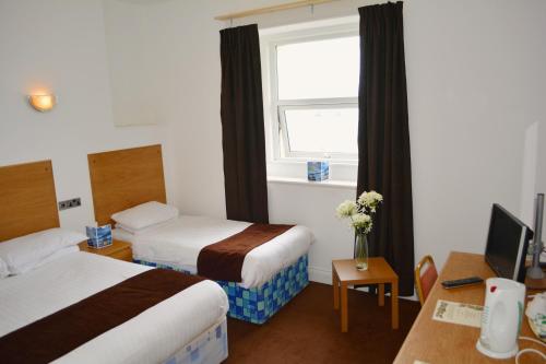 Four Saints Brig Y Don Hotel