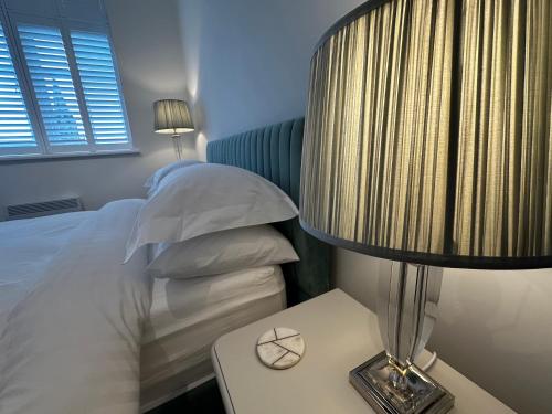 Luxury Moffat Apartment - High End Furnishing