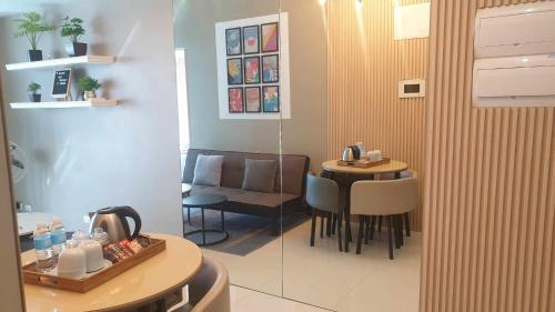 Uptown Parksuites Tower 1 BGC