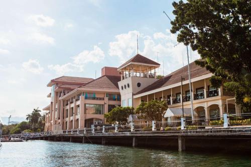 Subic Bay Yacht Club