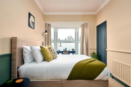 Settle in Winchester - Stylish Self Check-In Rooms
