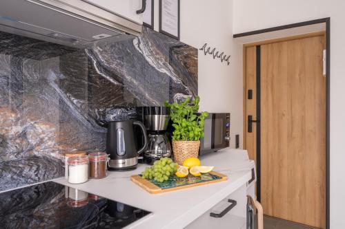 Green Garden & Private Parking Apartments with Playground