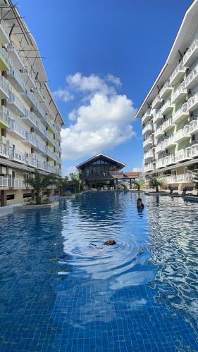 Seaview Amani Grand Resort Residences 3-5mins from airport