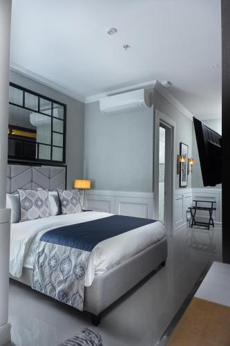 Stonehill Suites
