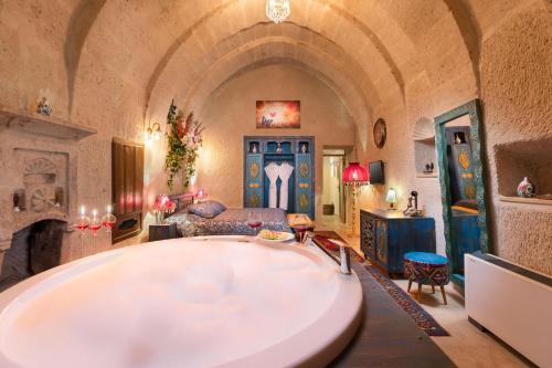 Acer Cave Hotel