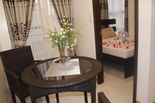 Anahaw Studio Suites