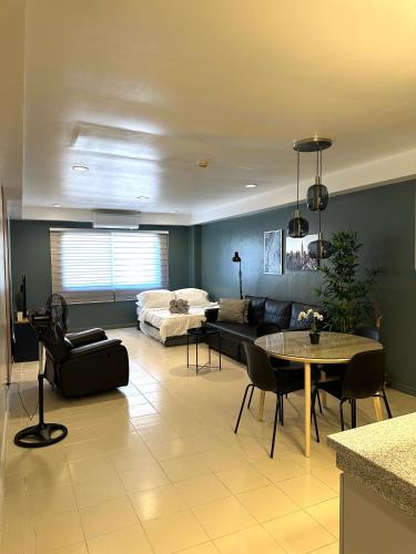 CRIB 217 SUBIC BAY - Mediterranean Condo with Unlimited Massage
