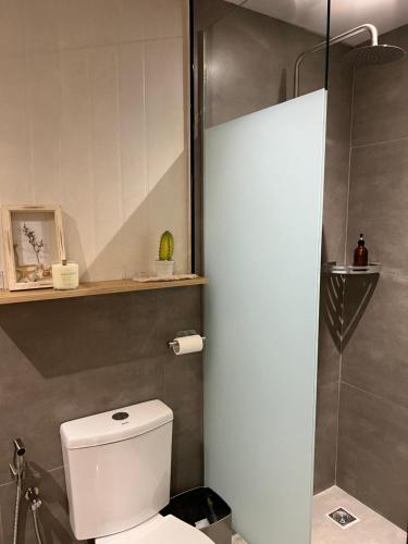 Cozy Tiny Home with Outdoor Hot Tub in City Center