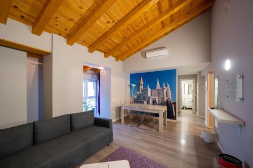 Leopoldo Cano Center