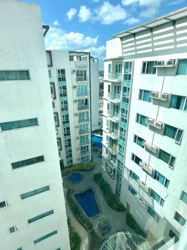 Comfy Studio UnitM @OneMadison35