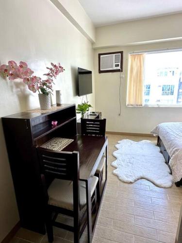 Comfy Studio UnitM @OneMadison35