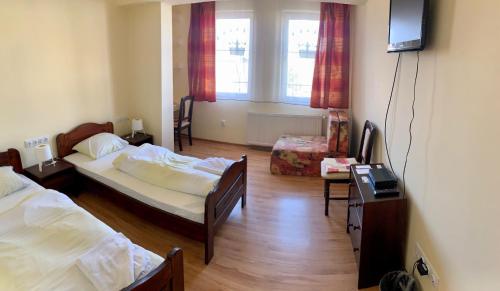 Aranykorona Hotel-Étterem & Sétáló Pince