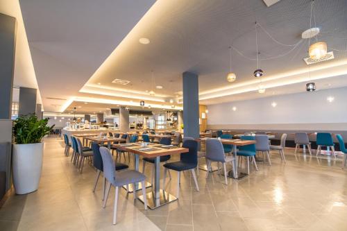 Arena Hotel Holiday