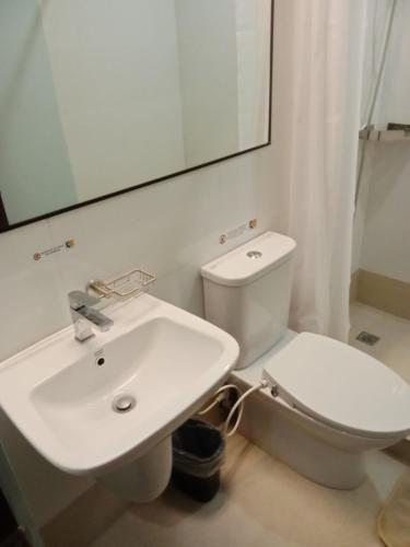 Cebu Pensione Plaza by HiveRooms