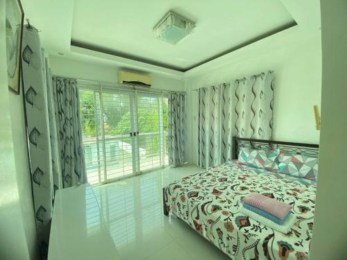 White House near Thunderbird Resort