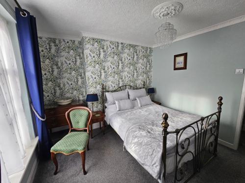 Mostyn House - Guest house