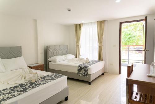 D' Elmer's Resort and Convention Hotel