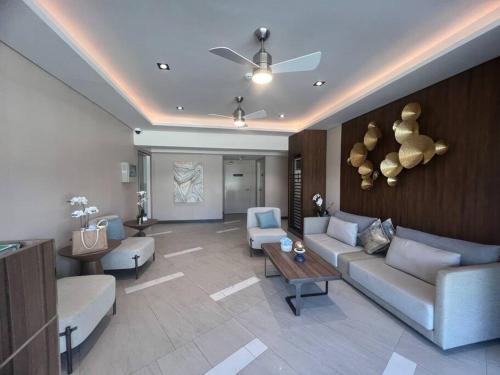 Spacious, comfy condo @ SM Iloilo