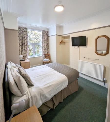 George Guest House